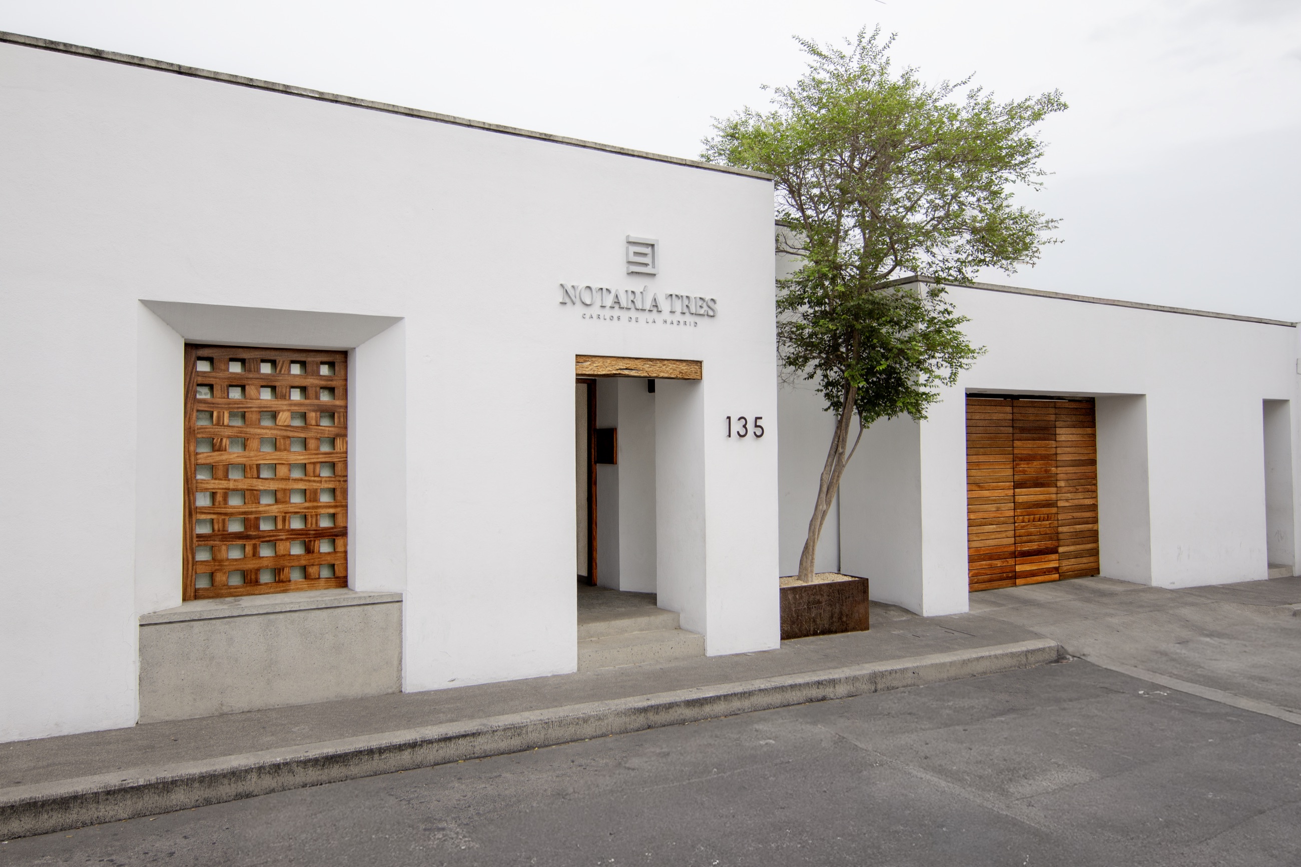 Fachada de Notaría Tres